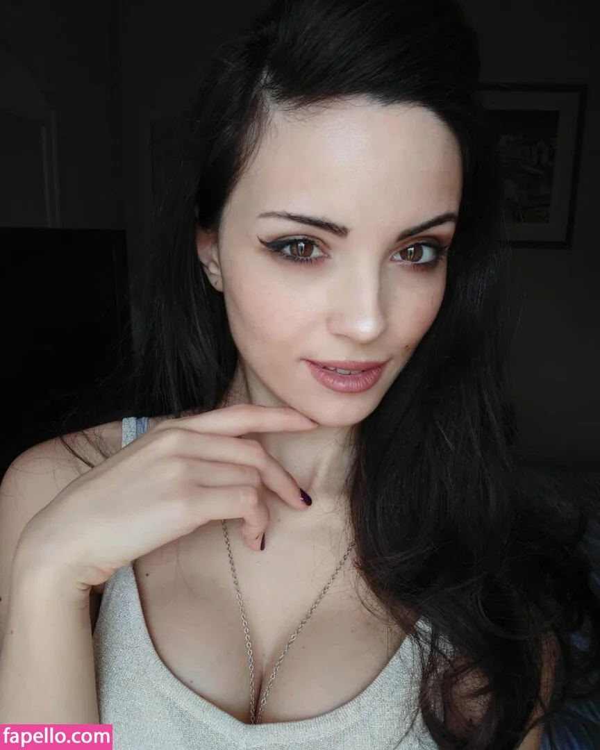 Kafkanya / danilacattani Onlyfans Photo Gallery 