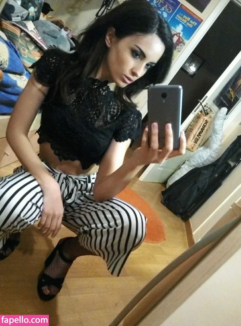 Kafkanya / danilacattani Onlyfans Photo Gallery 