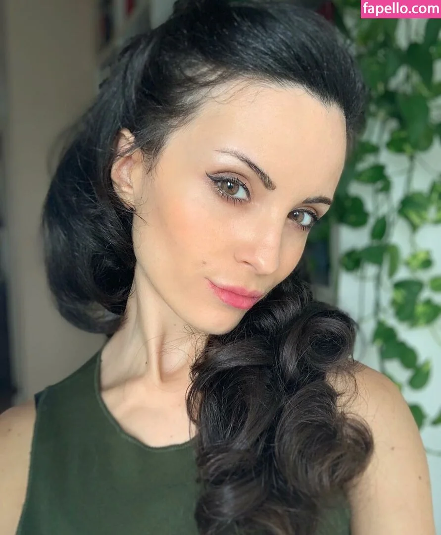 Kafkanya / danilacattani Onlyfans Photo Gallery 