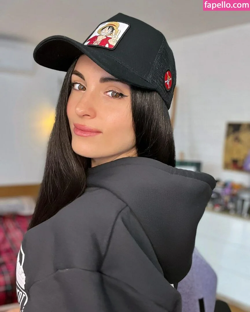 Kafkanya / danilacattani Onlyfans Photo Gallery 