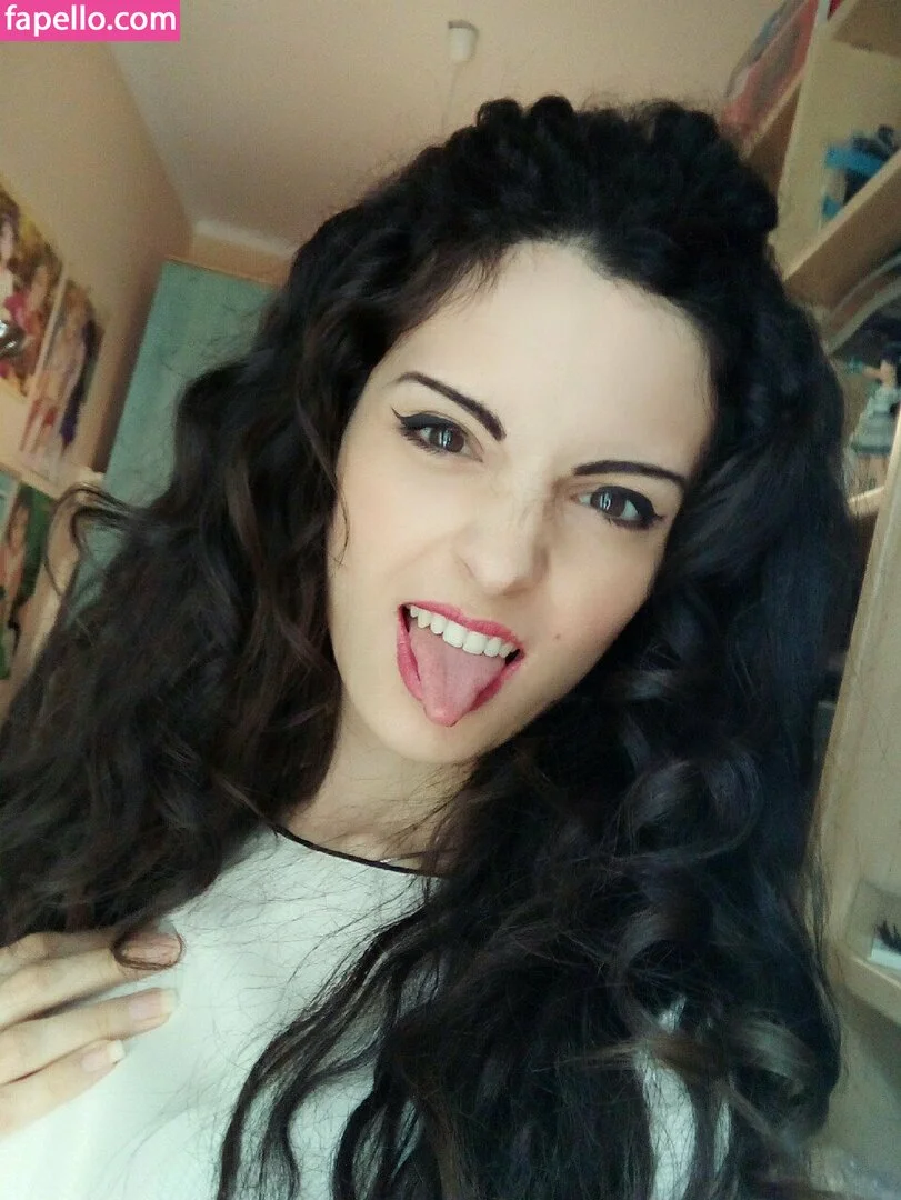 Kafkanya / danilacattani Onlyfans Photo Gallery 