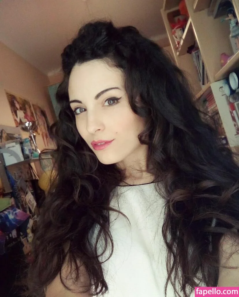 Kafkanya / danilacattani Onlyfans Photo Gallery 