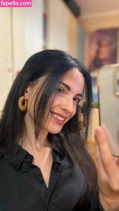 Kafkanya / danilacattani Onlyfans Photo Gallery 