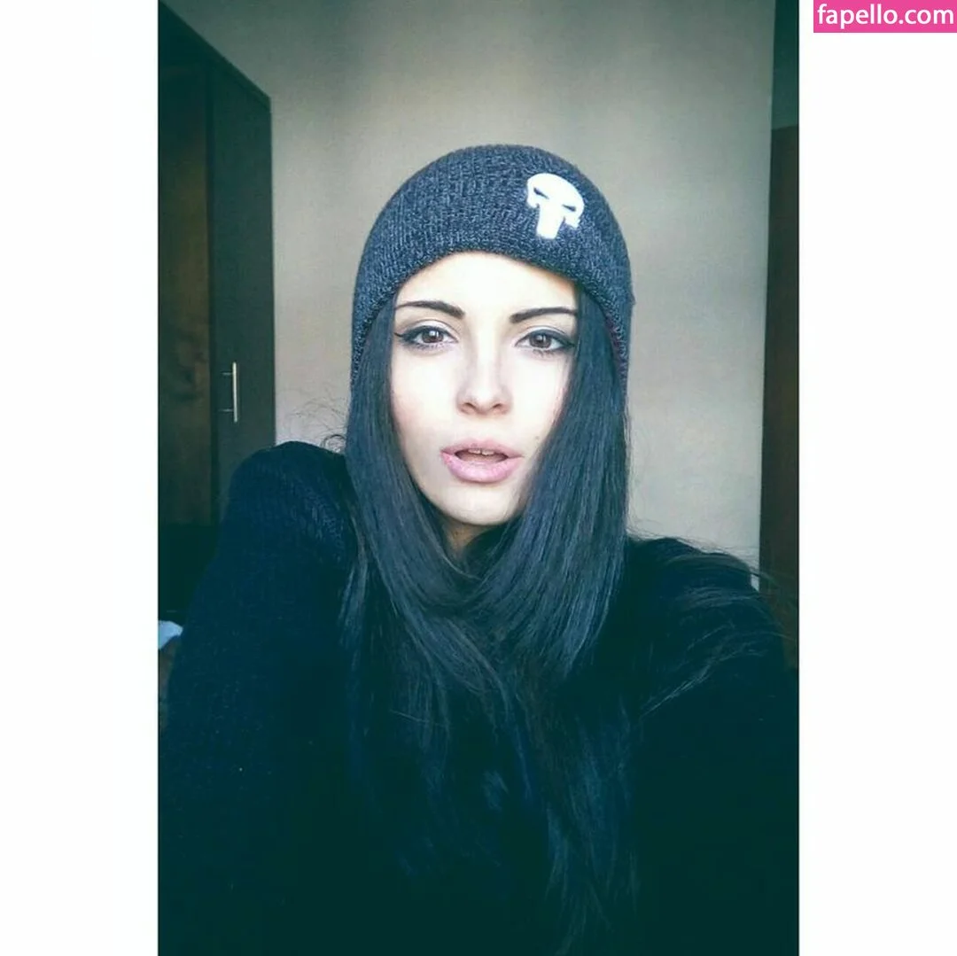 Kafkanya / danilacattani Onlyfans Photo Gallery 