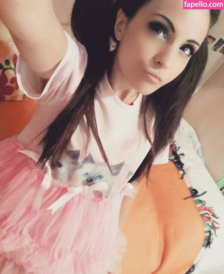 Kafkanya / danilacattani Onlyfans Photo Gallery 