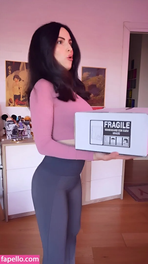 Kafkanya / danilacattani Onlyfans Photo Gallery 