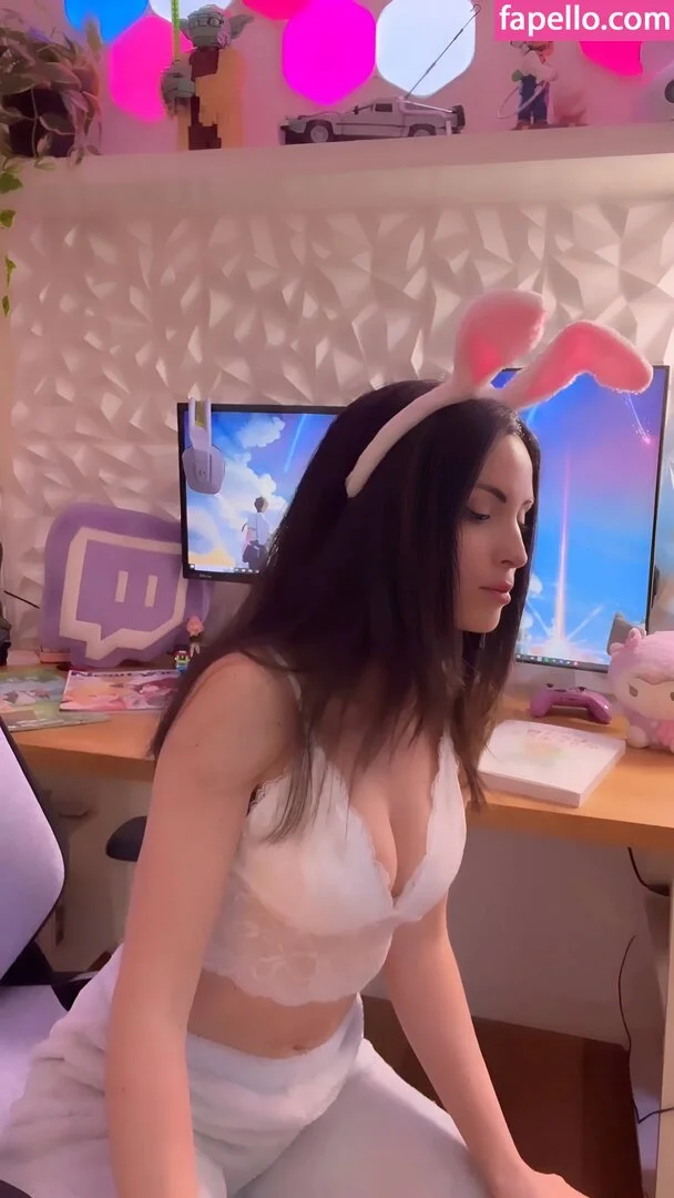 Kafkanya / danilacattani Onlyfans Photo Gallery 