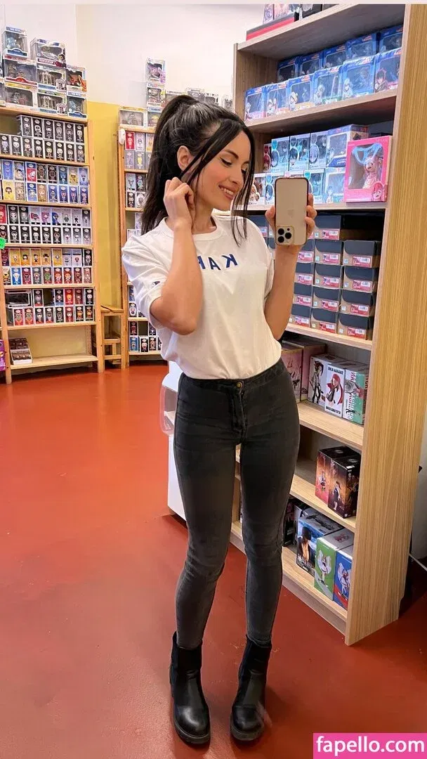 Kafkanya / danilacattani Onlyfans Photo Gallery 