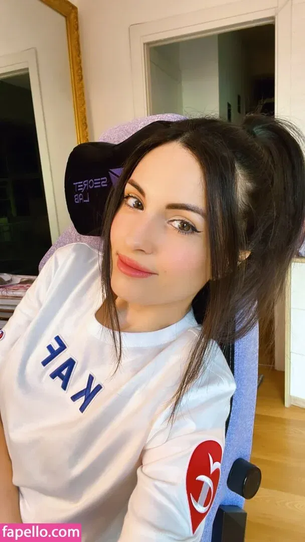 Kafkanya / danilacattani Onlyfans Photo Gallery 