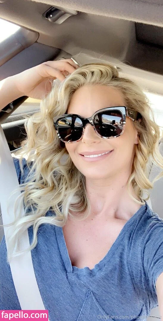 itzphxmarie / phoenixmarie Onlyfans Photo Gallery 