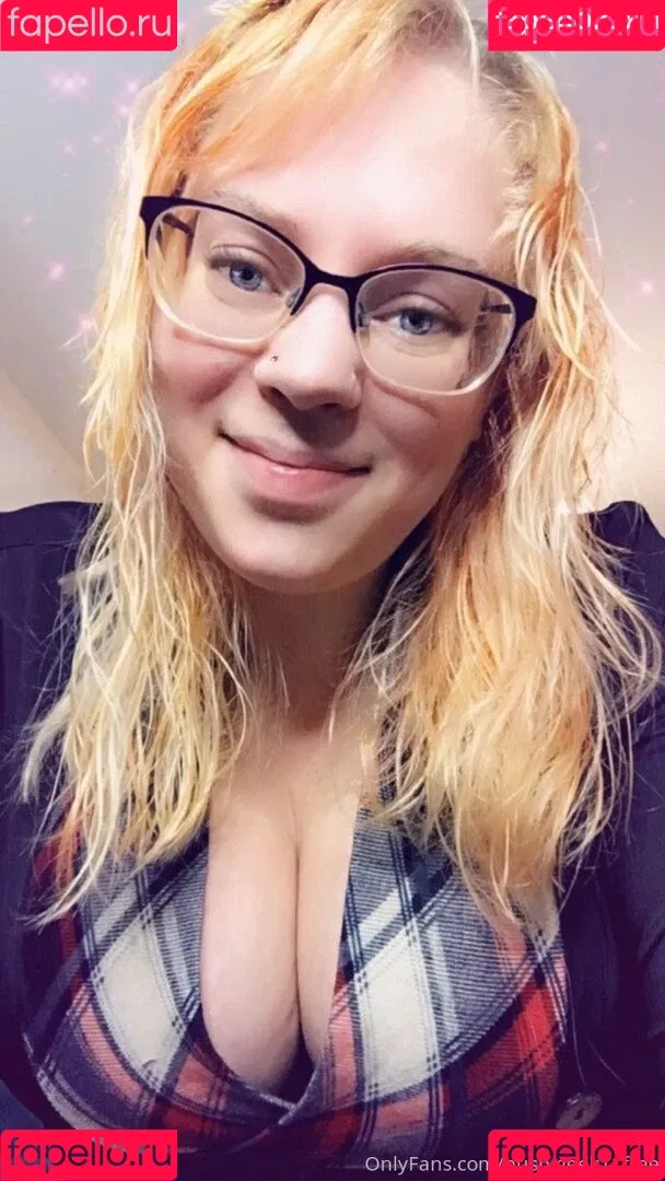 bustygeek / bustygeek11free Onlyfans Photo Gallery 