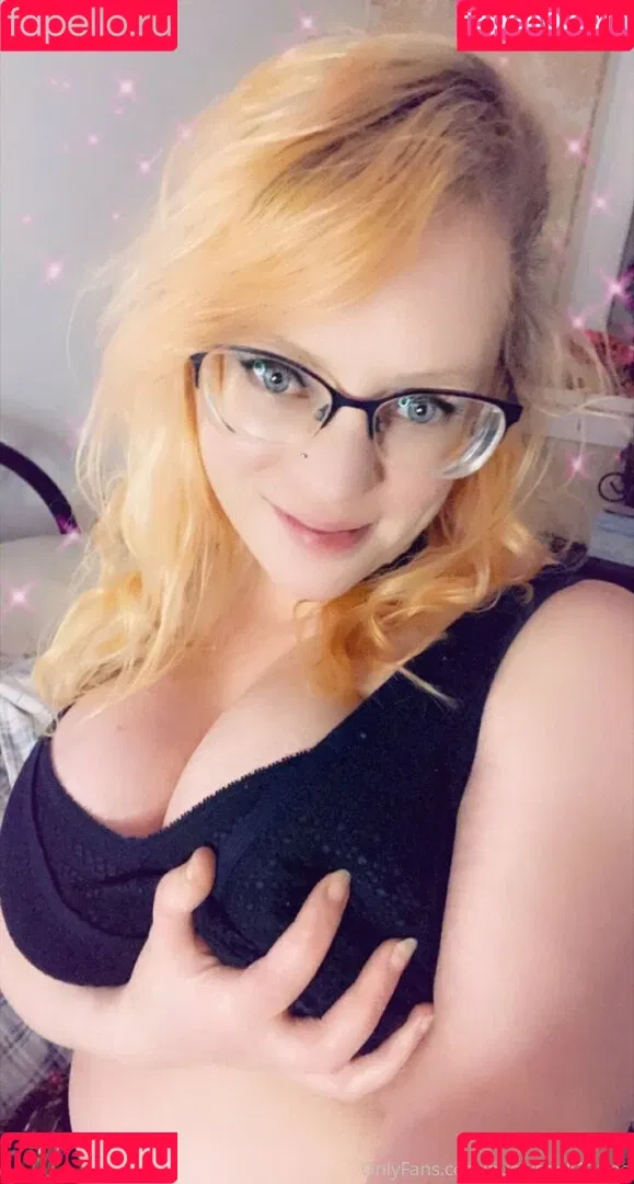 bustygeek / bustygeek11free Onlyfans Photo Gallery 