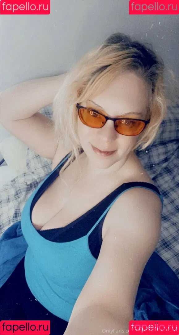 bustygeek / bustygeek11free Onlyfans Photo Gallery 