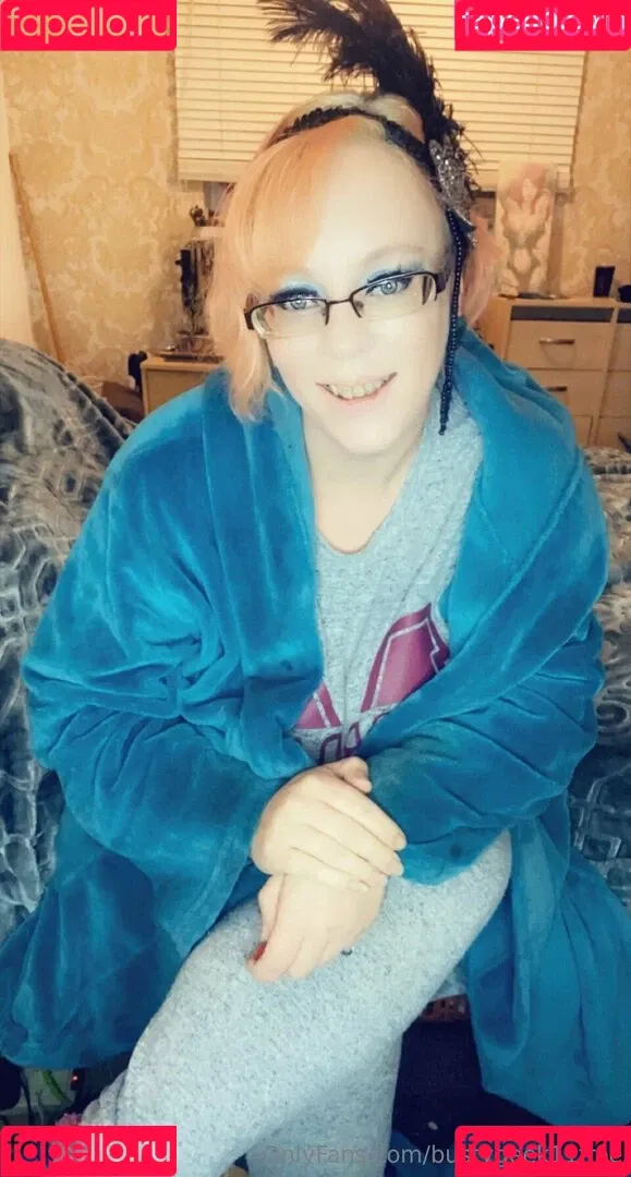 bustygeek / bustygeek11free Onlyfans Photo Gallery 
