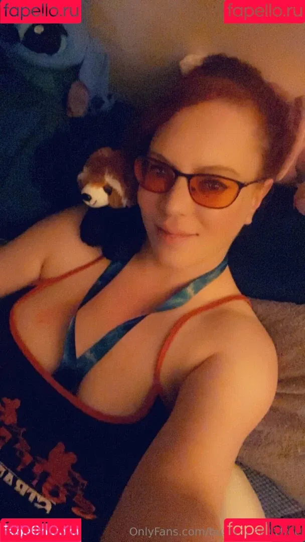 bustygeek / bustygeek11free Onlyfans Photo Gallery 