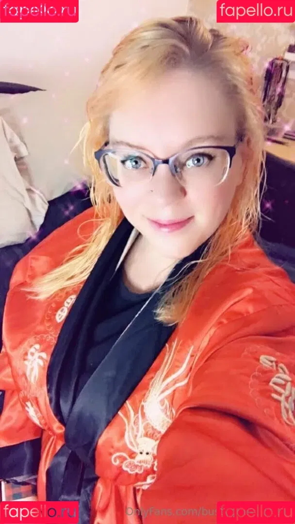 bustygeek / bustygeek11free Onlyfans Photo Gallery 