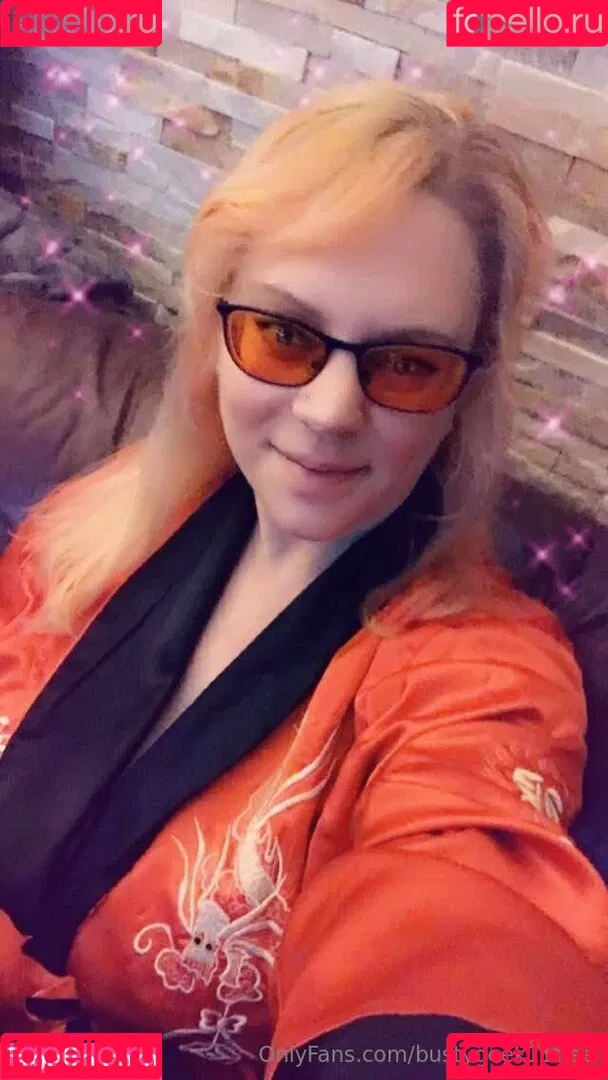 bustygeek / bustygeek11free Onlyfans Photo Gallery 