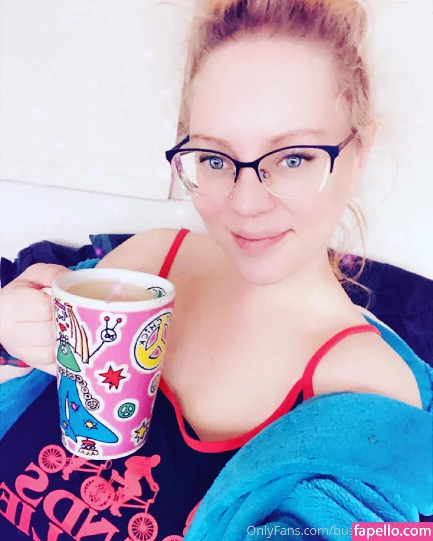 bustygeek / bustygeek11free Onlyfans Photo Gallery 