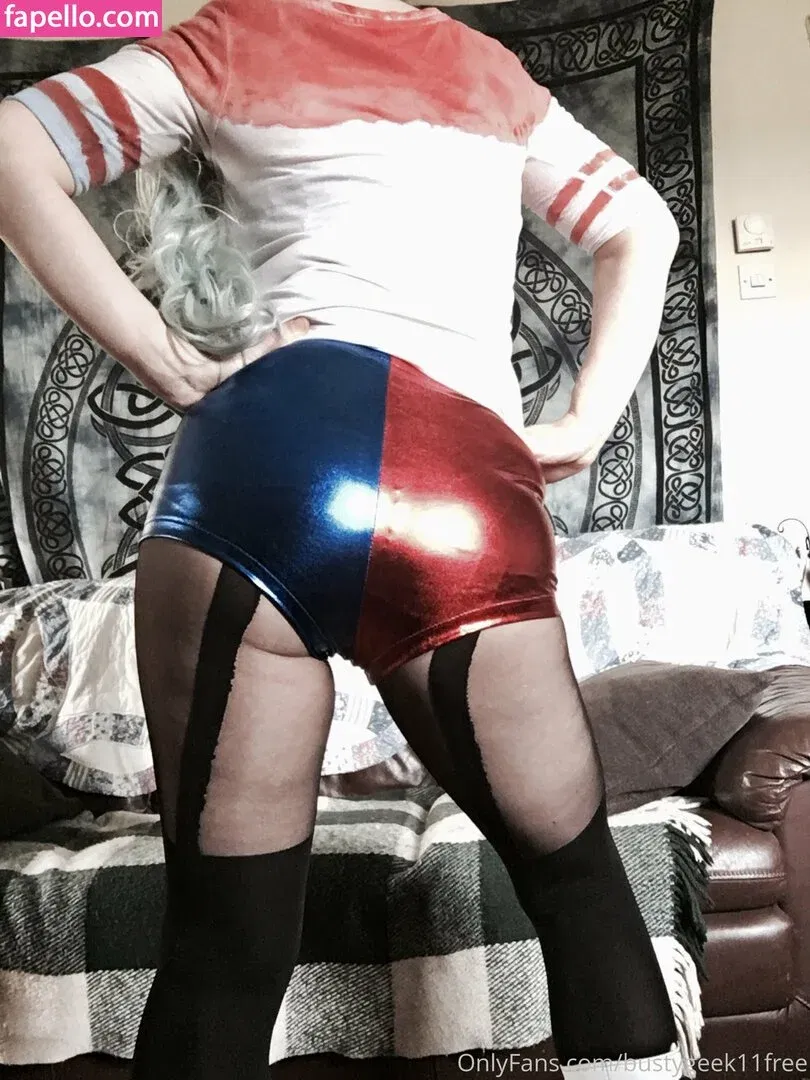 bustygeek / bustygeek11free Onlyfans Photo Gallery 