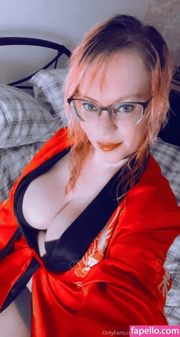 bustygeek / bustygeek11free Onlyfans Photo Gallery 