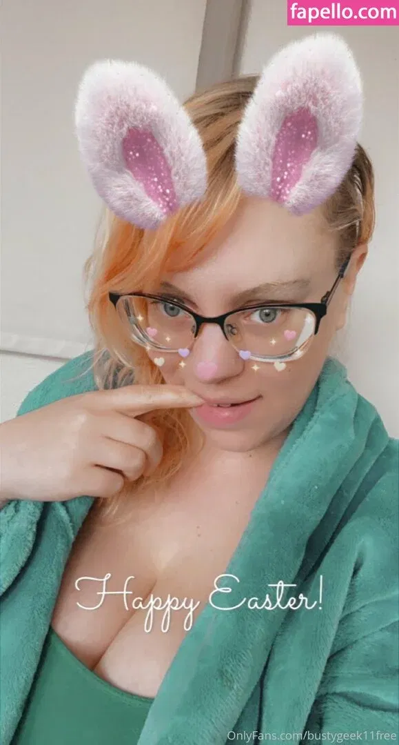 bustygeek / bustygeek11free Onlyfans Photo Gallery 