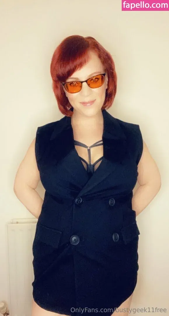 bustygeek / bustygeek11free Onlyfans Photo Gallery 