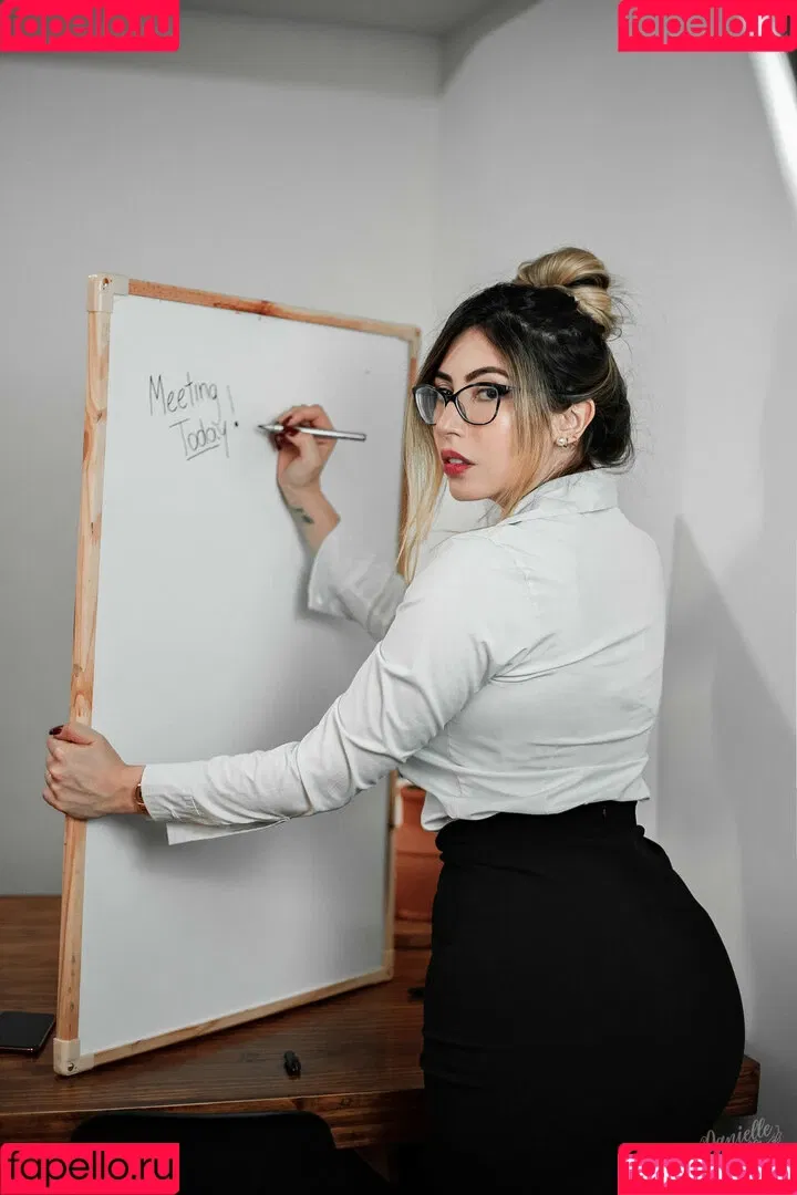 Danielle Vedovelli / Danievedo Onlyfans Photo Gallery 