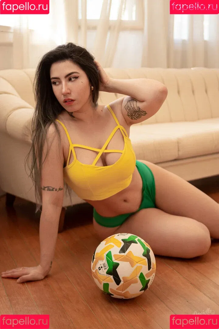 Danielle Vedovelli / Danievedo Onlyfans Photo Gallery 