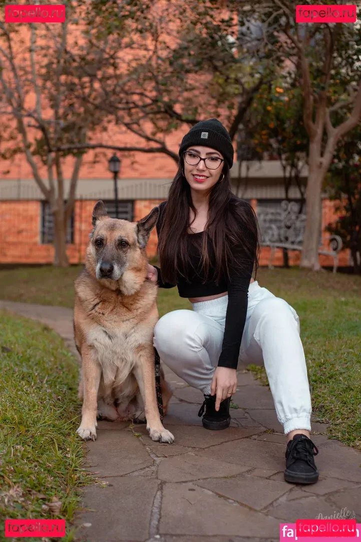 Danielle Vedovelli / Danievedo Onlyfans Photo Gallery 