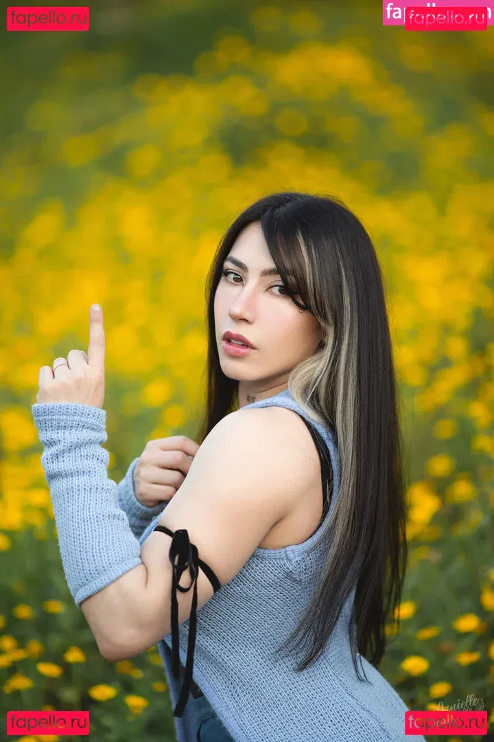 Danielle Vedovelli / Danievedo Onlyfans Photo Gallery 