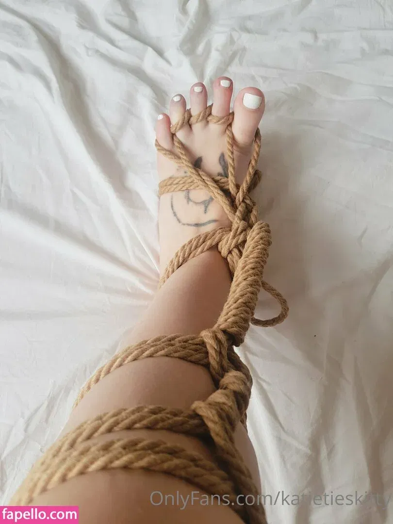 katiecuddleskitty / katietieskitty Onlyfans Photo Gallery 