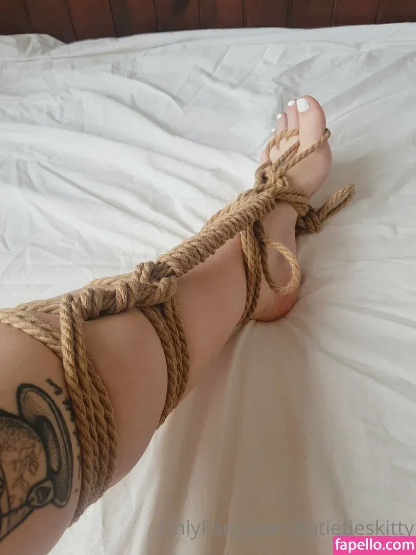 katiecuddleskitty / katietieskitty Onlyfans Photo Gallery 