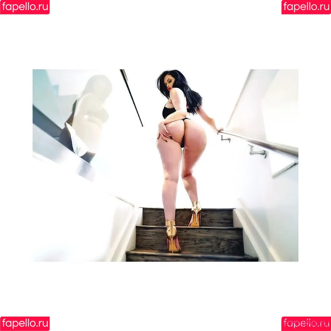 Ryan Smiles / Ryansmiles16 / officialpawgqueenx2 / pawgqueen / ryansmilesbackup Onlyfans Photo Gallery 