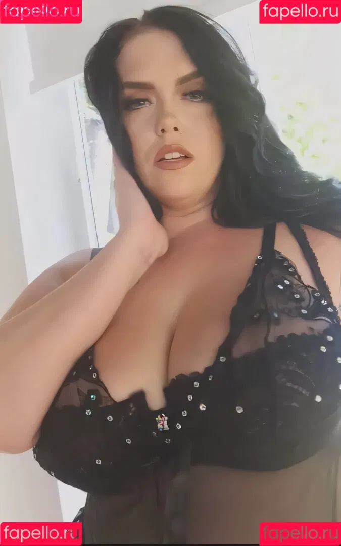 Ryan Smiles / Ryansmiles16 / officialpawgqueenx2 / pawgqueen / ryansmilesbackup Onlyfans Photo Gallery 