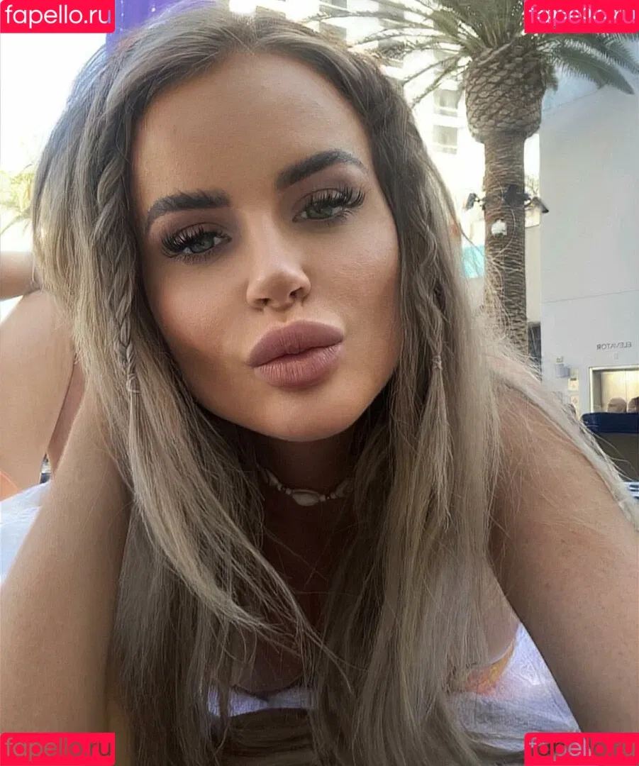 Barbiecole_12 / Nicole Farrell / nicolefarrell_1208 Onlyfans Photo Gallery 