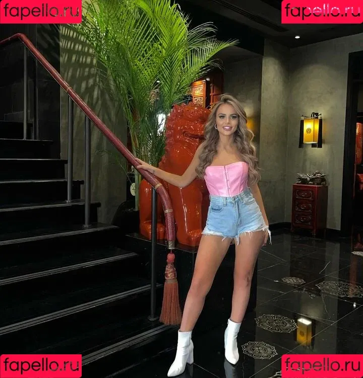 Barbiecole_12 / Nicole Farrell / nicolefarrell_1208 Onlyfans Photo Gallery 