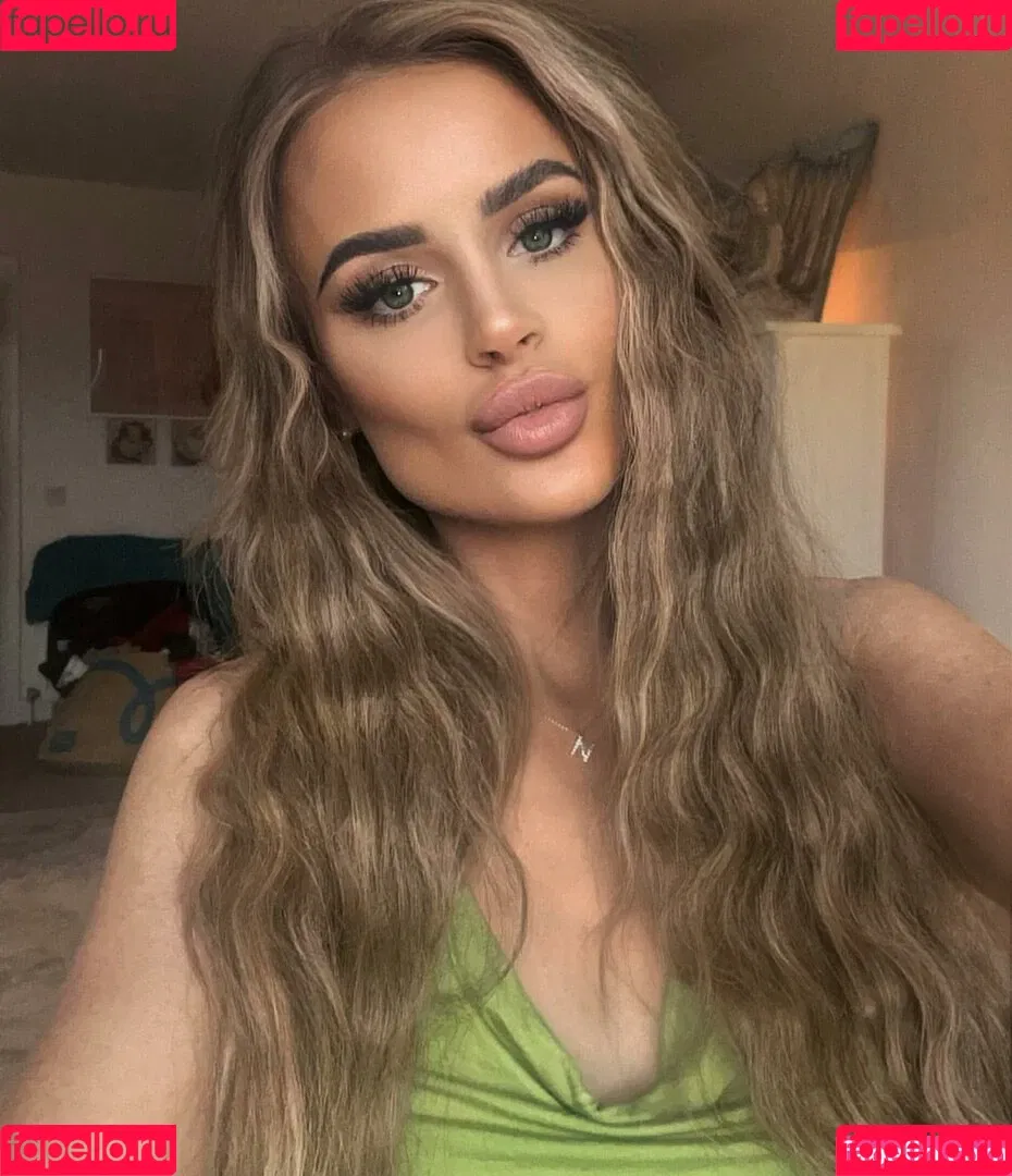 Barbiecole_12 / Nicole Farrell / nicolefarrell_1208 Onlyfans Photo Gallery 