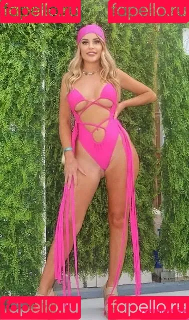 Barbiecole_12 / Nicole Farrell / nicolefarrell_1208 Onlyfans Photo Gallery 