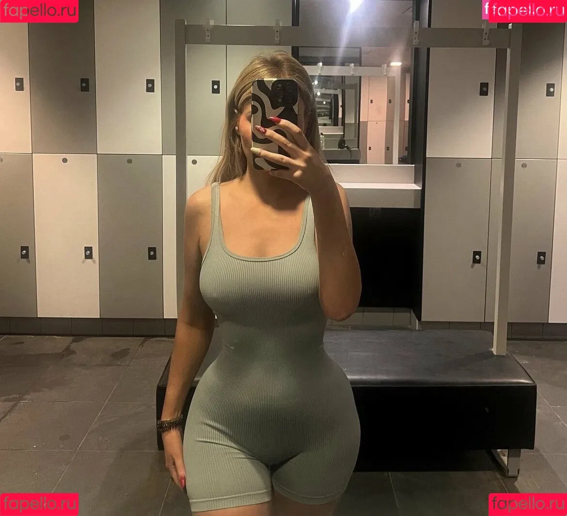 Barbiecole_12 / Nicole Farrell / nicolefarrell_1208 Onlyfans Photo Gallery 