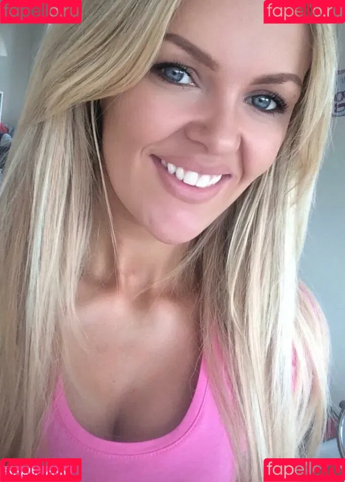 Barbiecole_12 / Nicole Farrell / nicolefarrell_1208 Onlyfans Photo Gallery 