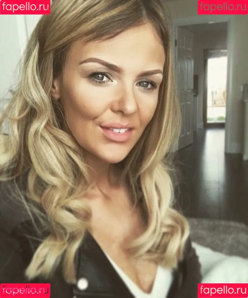 Barbiecole_12 / Nicole Farrell / nicolefarrell_1208 Onlyfans Photo Gallery 
