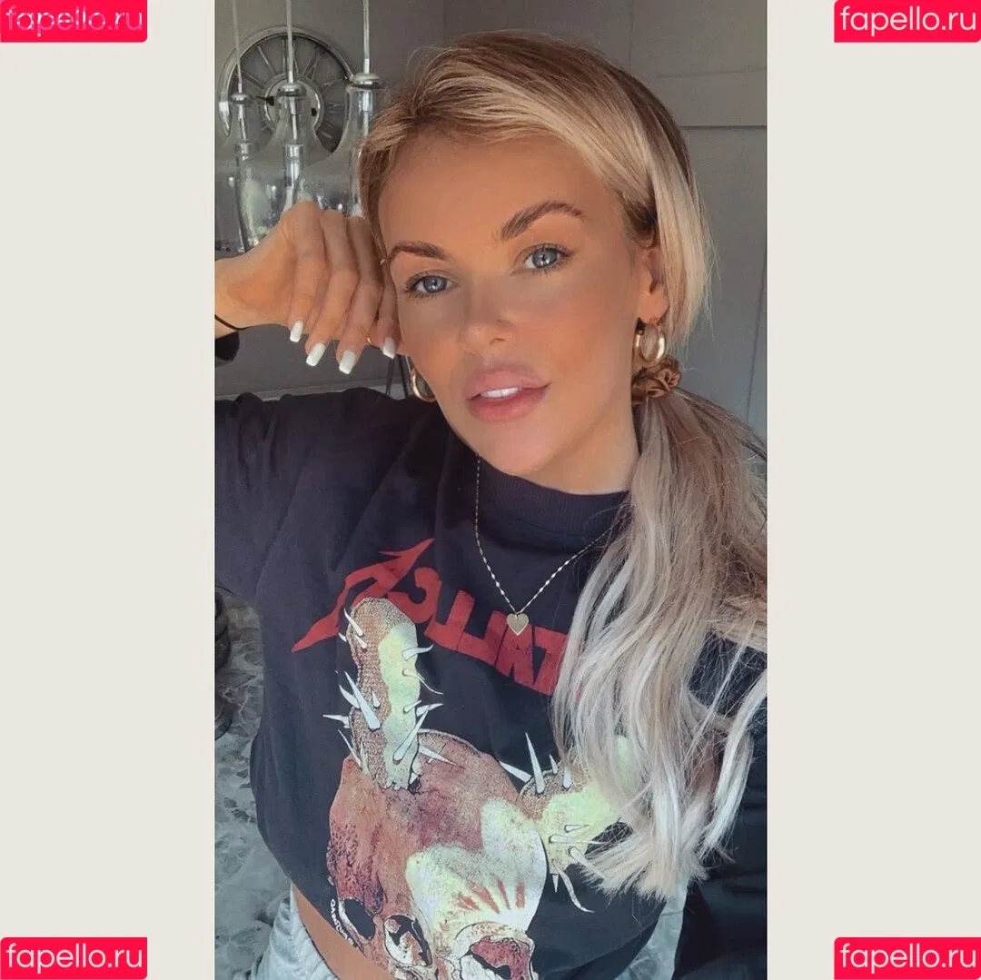 Barbiecole_12 / Nicole Farrell / nicolefarrell_1208 Onlyfans Photo Gallery 
