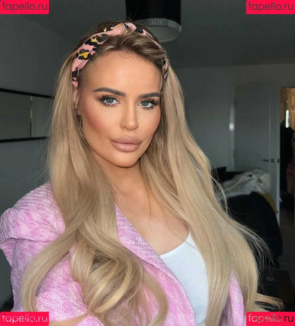 Barbiecole_12 / Nicole Farrell / nicolefarrell_1208 Onlyfans Photo Gallery 