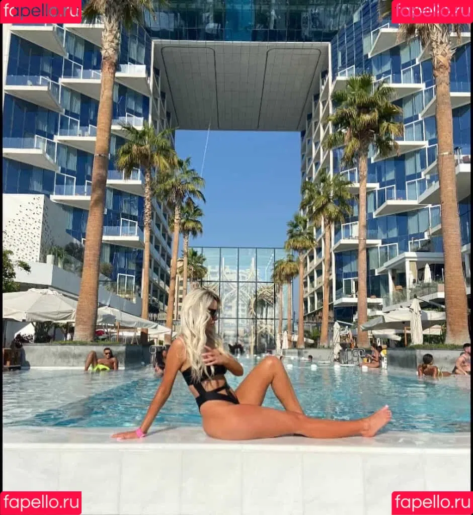 Barbiecole_12 / Nicole Farrell / nicolefarrell_1208 Onlyfans Photo Gallery 