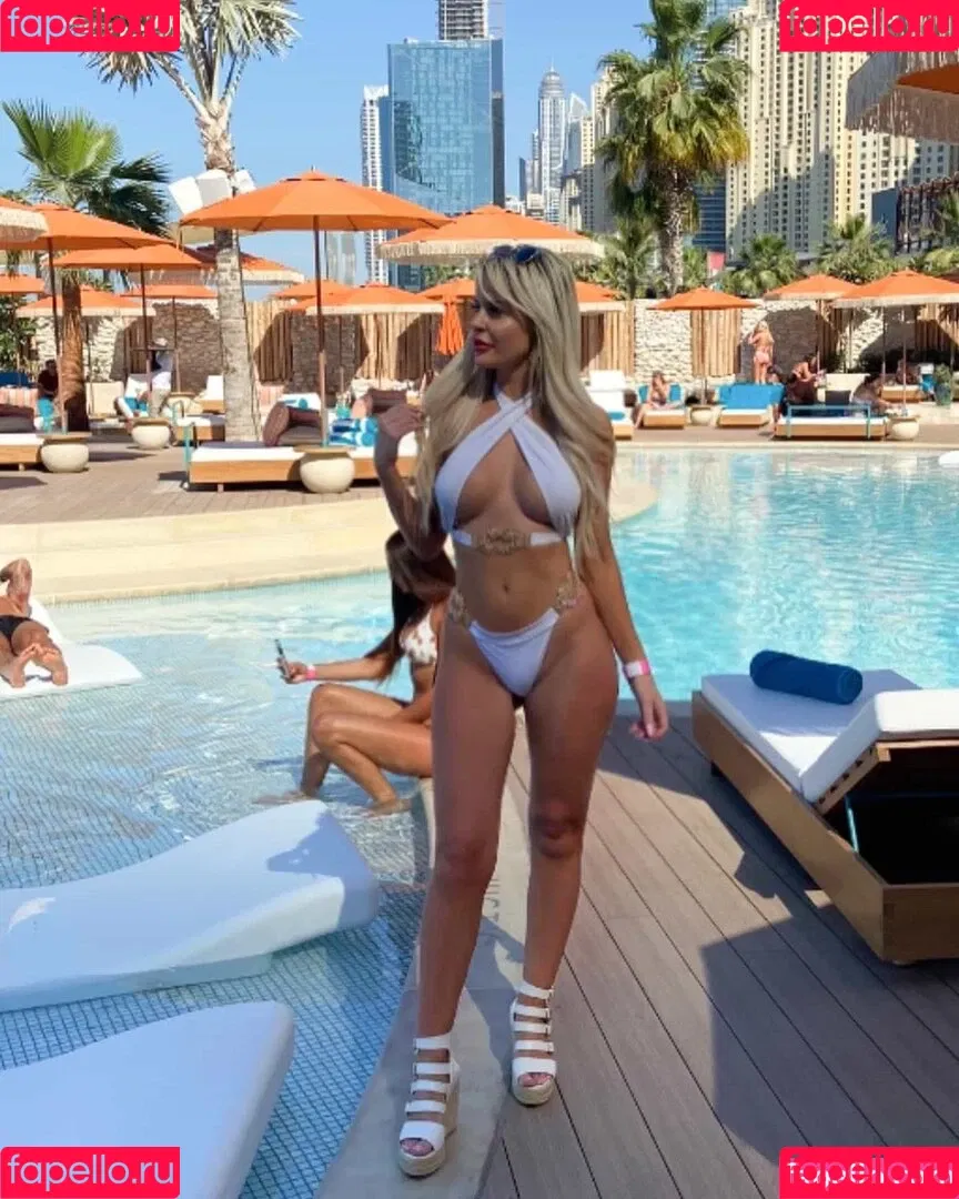 Barbiecole_12 / Nicole Farrell / nicolefarrell_1208 Onlyfans Photo Gallery 