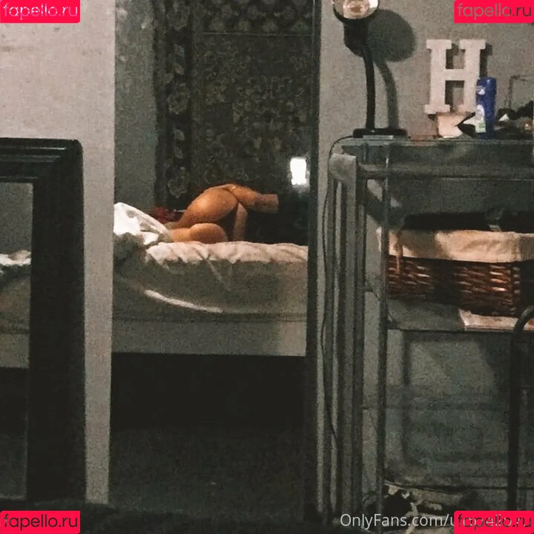 Hayley Aurisch / hailey.aurisch / yellowmonkeys Onlyfans Photo Gallery 