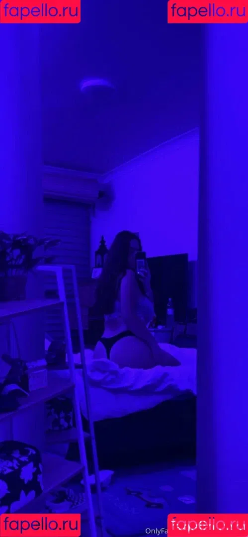 Hayley Aurisch / hailey.aurisch / yellowmonkeys Onlyfans Photo Gallery 