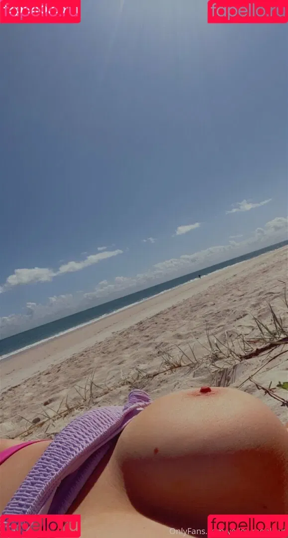 Hayley Aurisch / hailey.aurisch / yellowmonkeys Onlyfans Photo Gallery 
