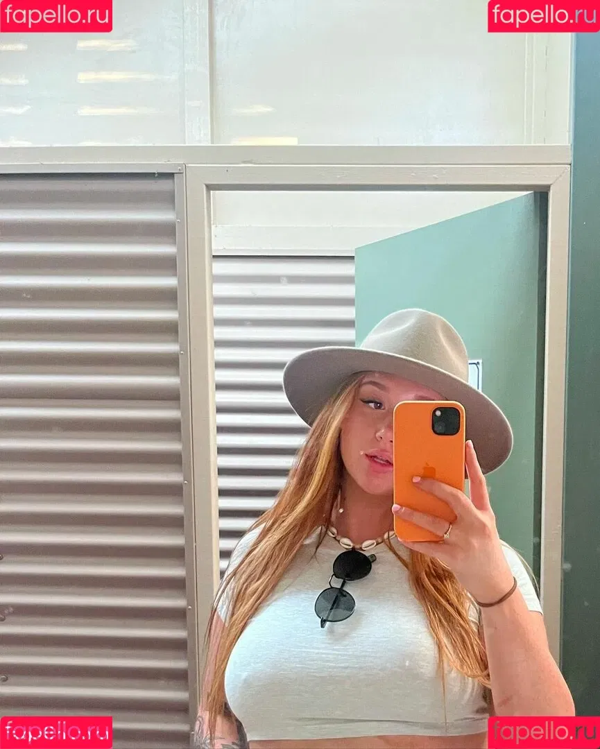 Hayley Aurisch / hailey.aurisch / yellowmonkeys Onlyfans Photo Gallery 