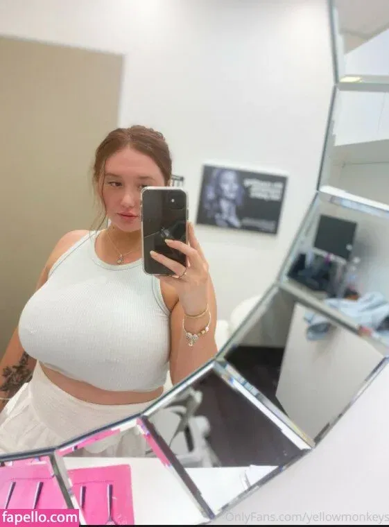 Hayley Aurisch / hailey.aurisch / yellowmonkeys Onlyfans Photo Gallery 